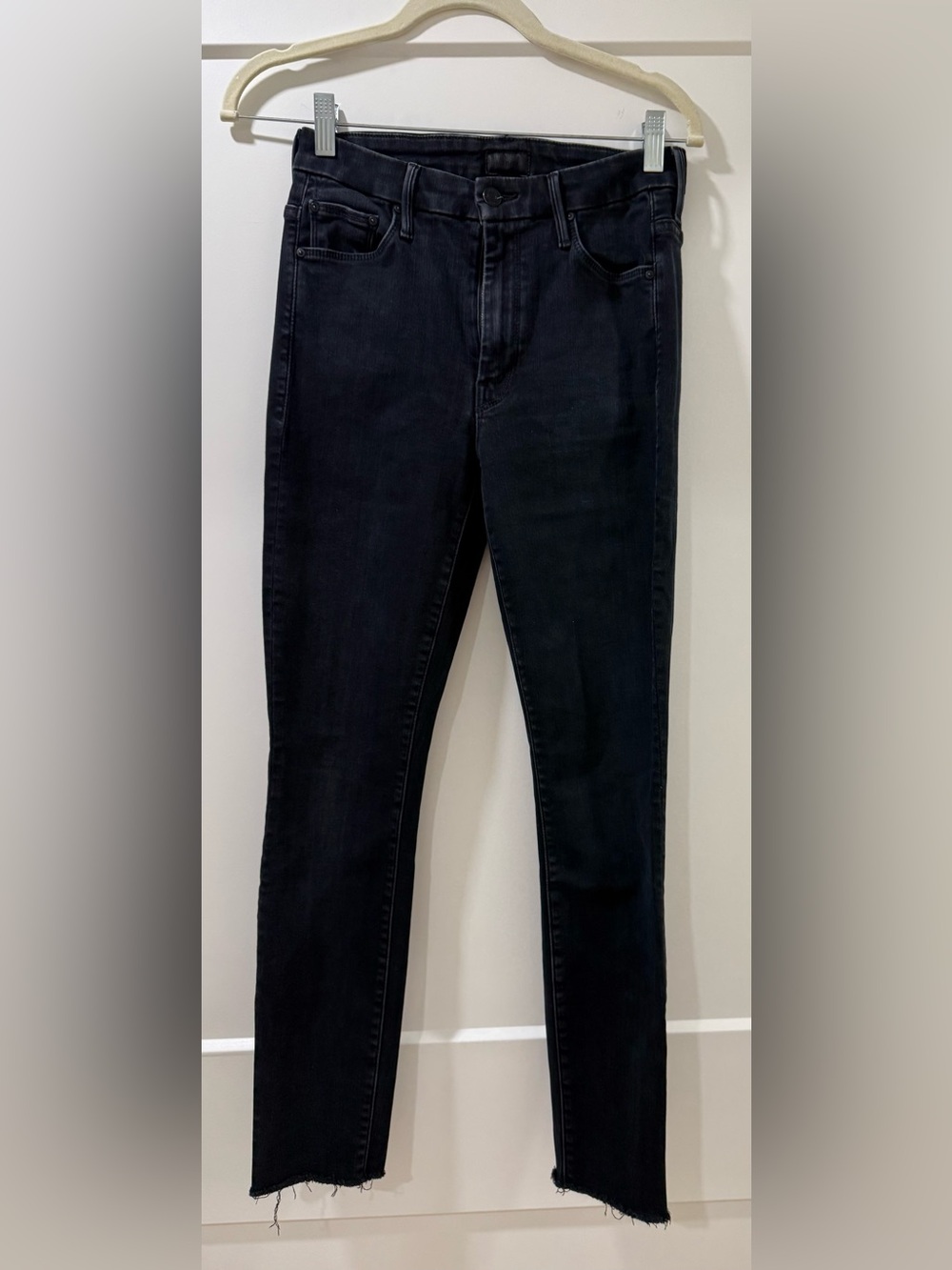 MOTHER The High Waisted Looker Ankle Fray Jeans – Blackbird – Size 26